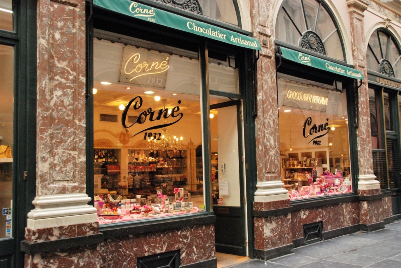 chocolaterie-ST LEGER-min_chocolate_chocolaterie_shop_luxury_chic_gallery_brussels_belgium-558146